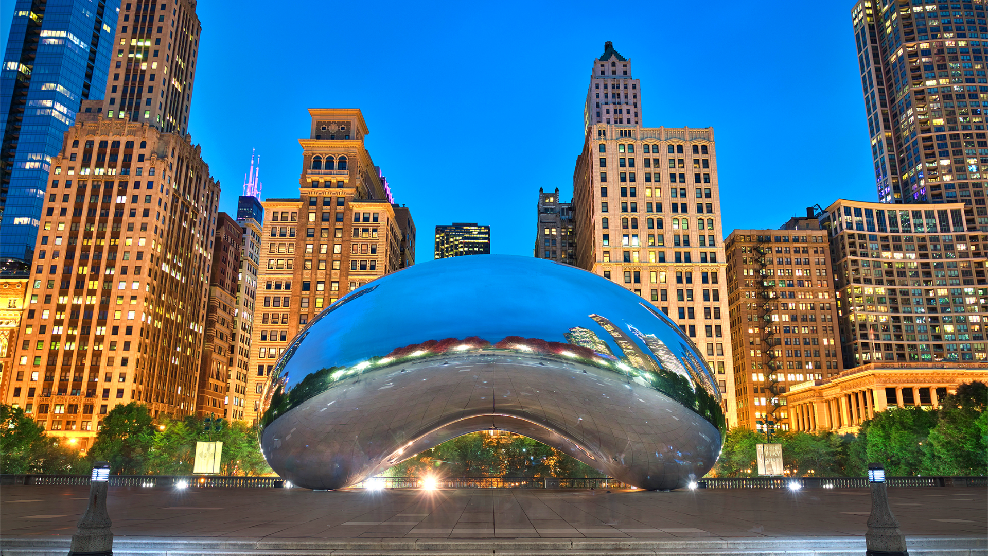 Cloud Gate, The Bean, in Millennium Park, downtown Chicago