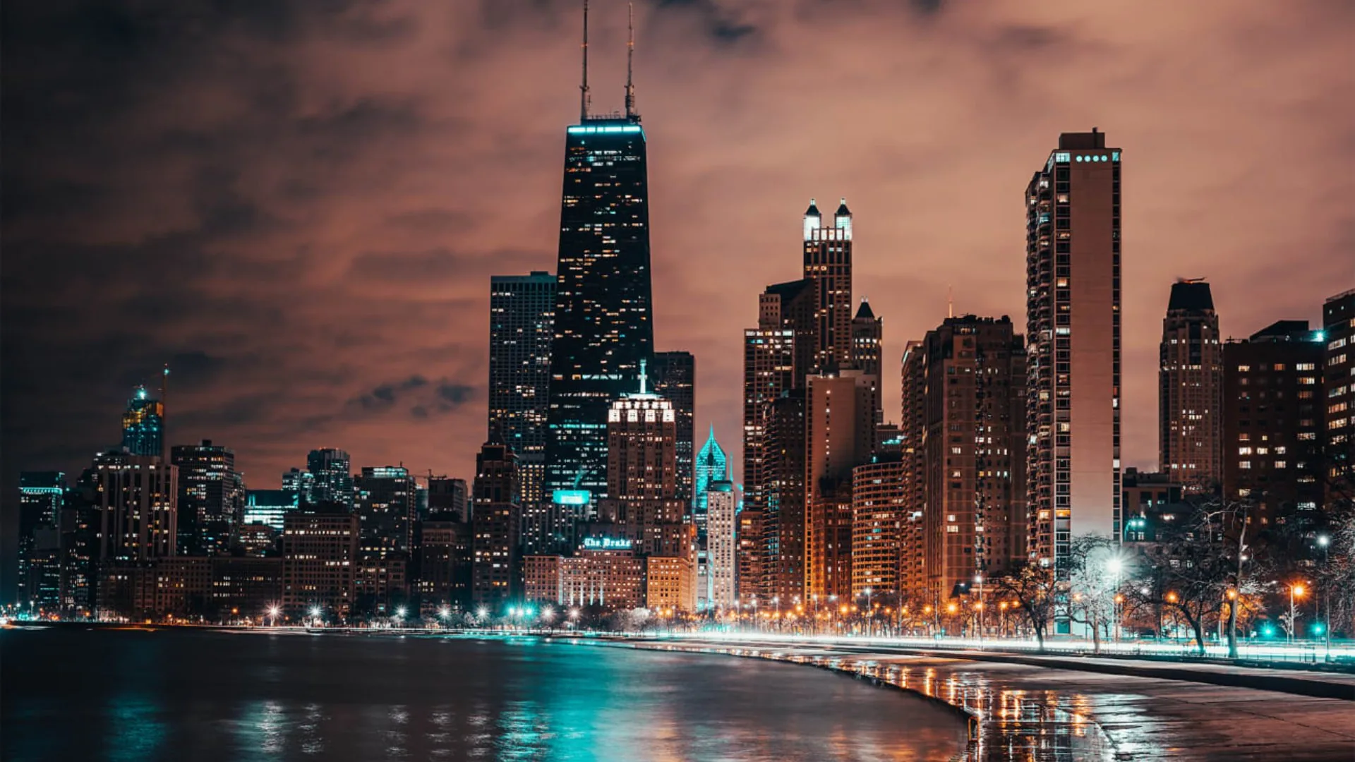 Downtown Chicago skyline over the river